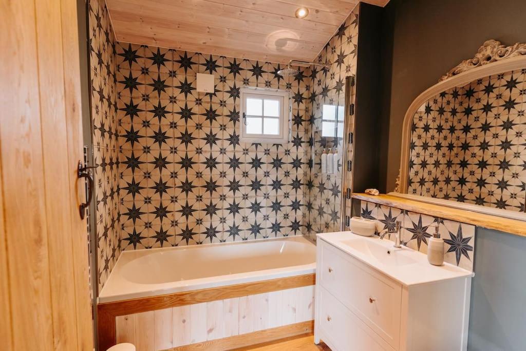 Beautiful Cottage In Bredfield Near To Woodbridge On The Suffolk Coast Εξωτερικό φωτογραφία